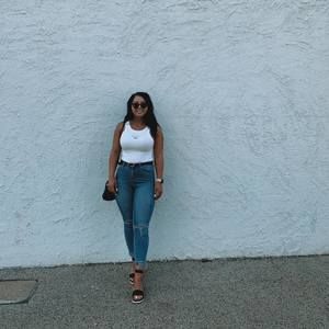 Meet your Posher, Kayla